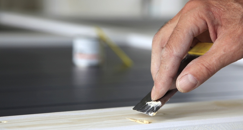 What Is And How To Use The Epoxy Wood Filler